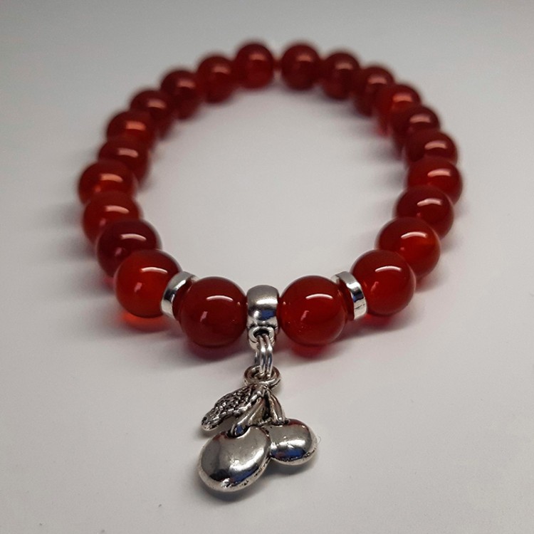 Bracelet cornaline, breloque cerises