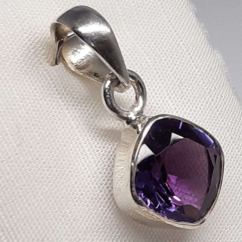 Améthyste, pendentif losange
