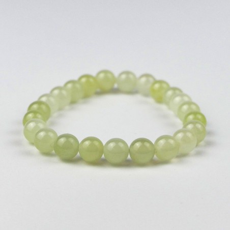 Bracelet en pierres naturelles Jade vert .