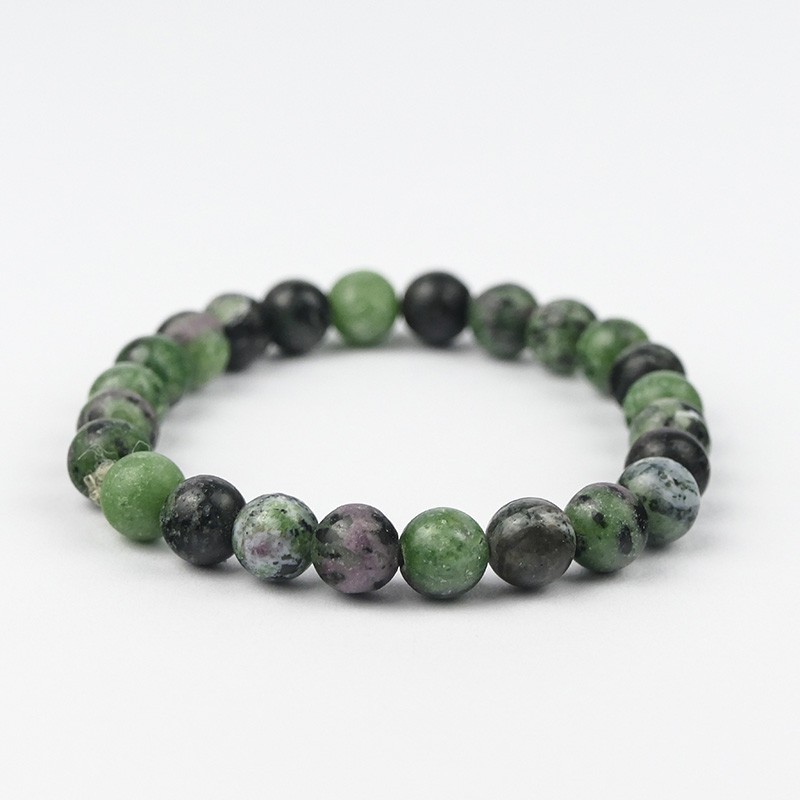 Bracelet en pierres naturelles Rubis-Zoïsite. Bracelet en pierres naturelles Rubis-Zoïsite.