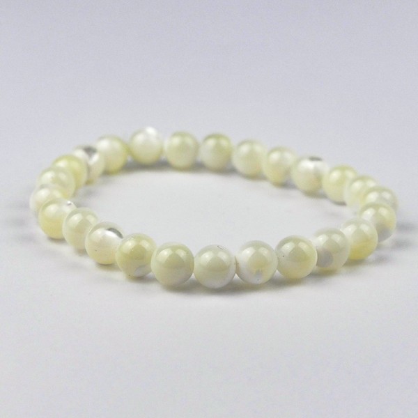 Bracelet en perles naturelles de nacre.