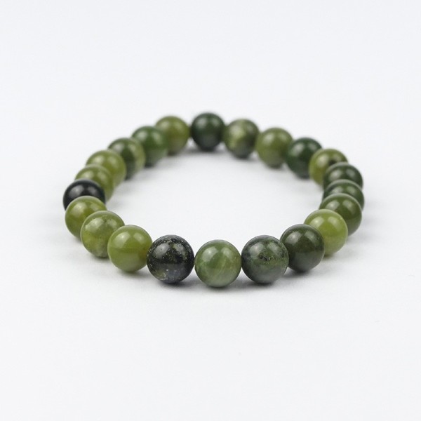 Bracelet en pierres naturelles Jade néphrite .