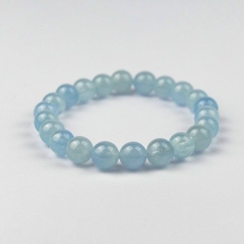 Bracelet en pierres naturelles Aigue-marine .