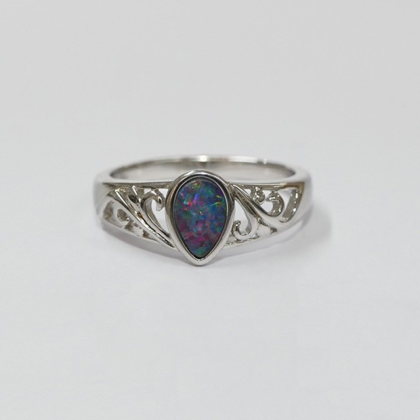 Bague  Opale bleue, argent rhodié