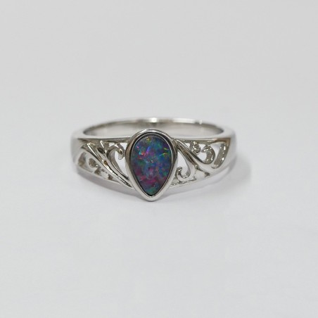 Bague  Opale bleue, argent rhodié