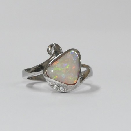 Bague Opale blanche et argent rhodié