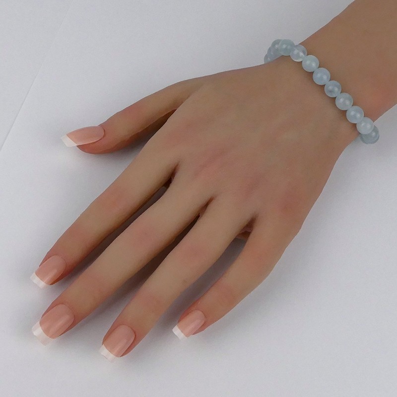Bracelet en pierres naturelles Aigue-marine .