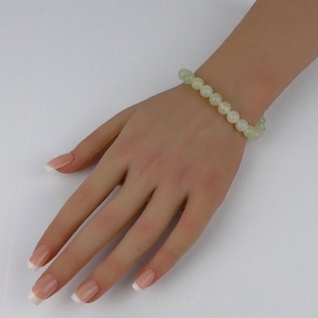 Bracelet en pierres naturelles Jade vert .