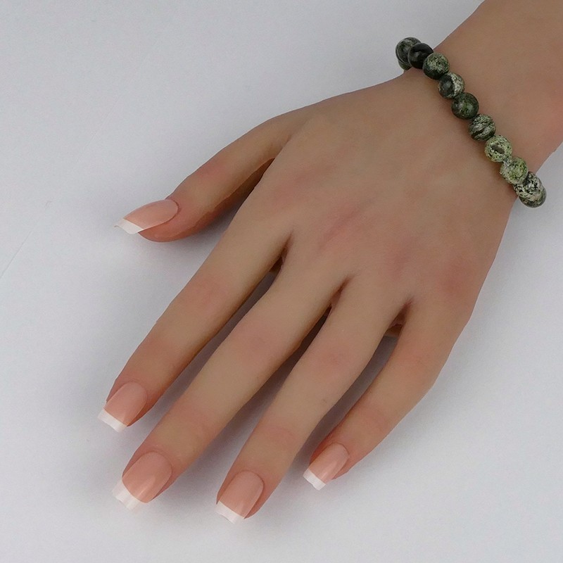 Bracelet en pierres naturelles .
