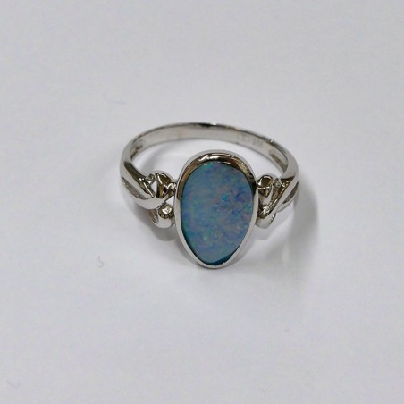Bague  Opale bleue ovale et Argent rhodié