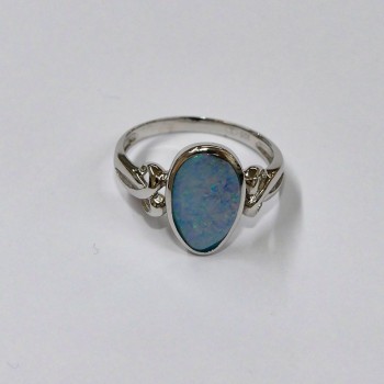 Bague  Opale bleue ovale et Argent rhodié