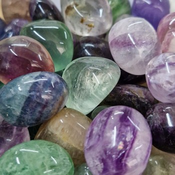 Fluorite, pierre naturelle polie.