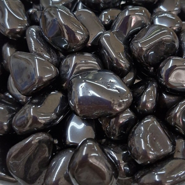 Magnétite hématite, pierre naturelle polie.