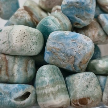 Aragonite bleue, pierre roulée.