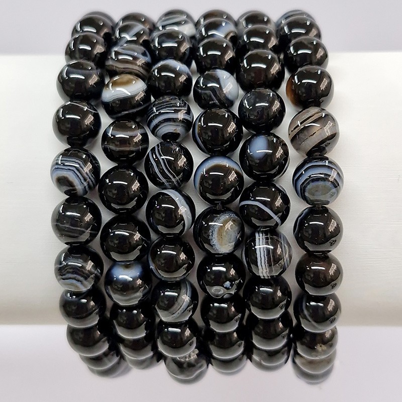 Bracelet en pierres naturelles Agate du Botswana noire.