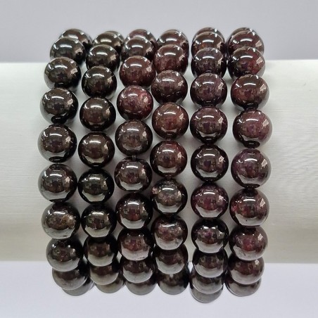 Bracelet en pierres naturelles Grenat almandin .