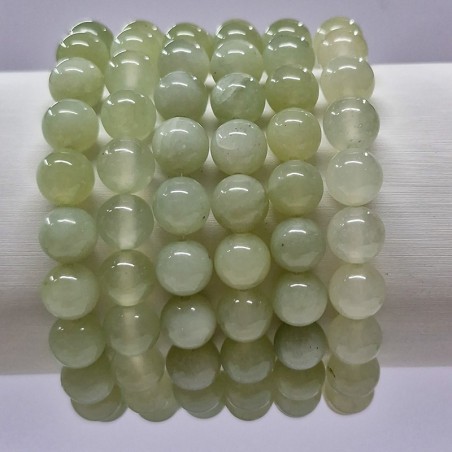 Bracelet en pierres naturelles Jade vert .