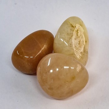 Aventurine orange, pierre roulée.