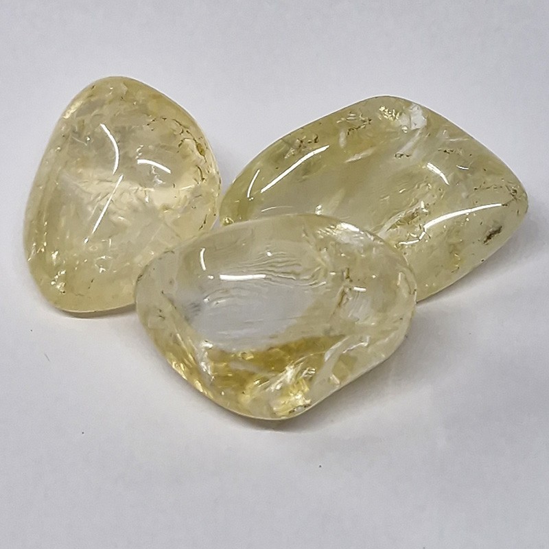 Citrine, pierre roulée.