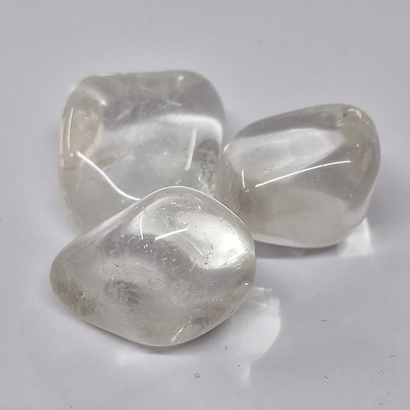 Cristal de roche, pierre roulée.