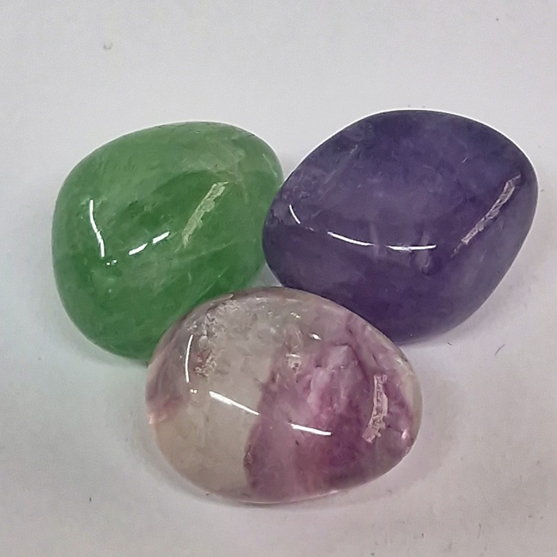 Fluorite, pierre naturelle polie.