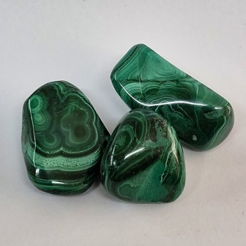 Malachite, pierre roulée.