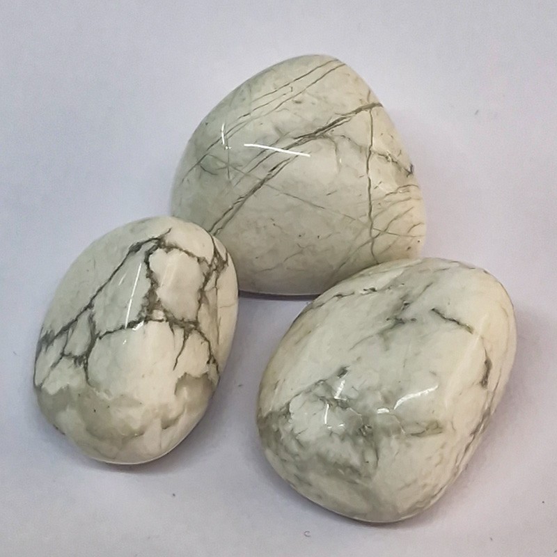 Pierre naturelle roulée, pierre polie, Howlite.