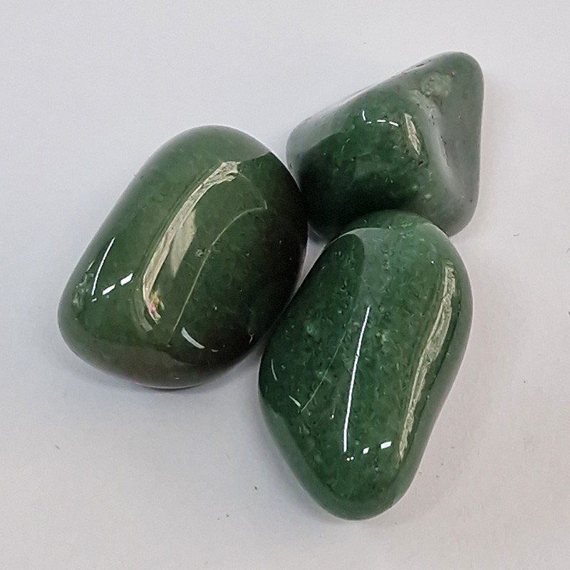 Aventurine verte, pierre roulée.