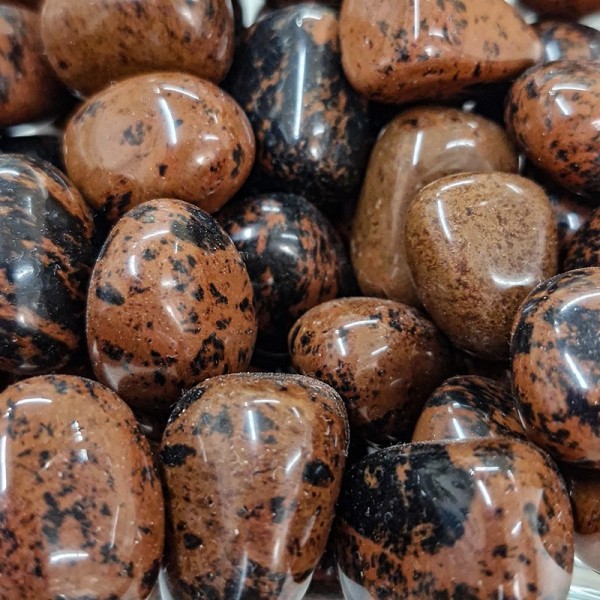 Obsidienne Mahogany, pierre naturelle polie.