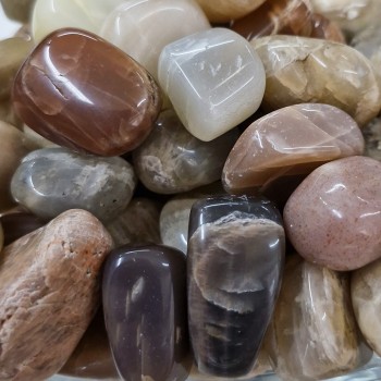 Pierre de lune, pierre naturelle polie.