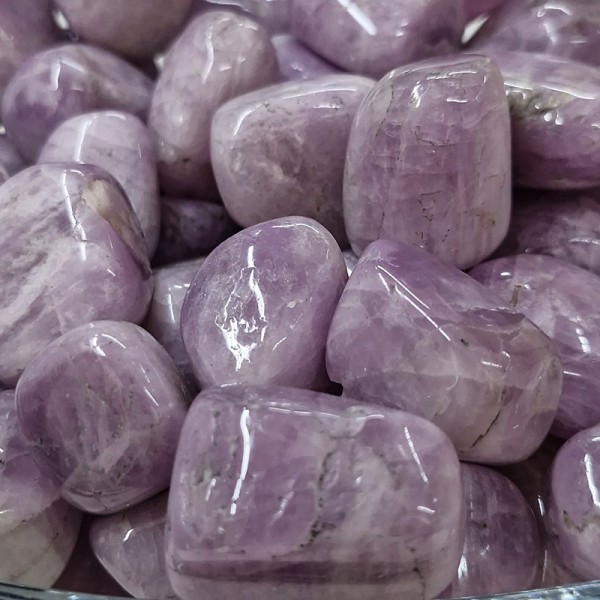 Kunzite, pierre roulée.