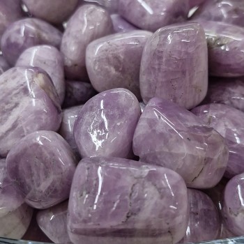 Kunzite, pierre roulée.