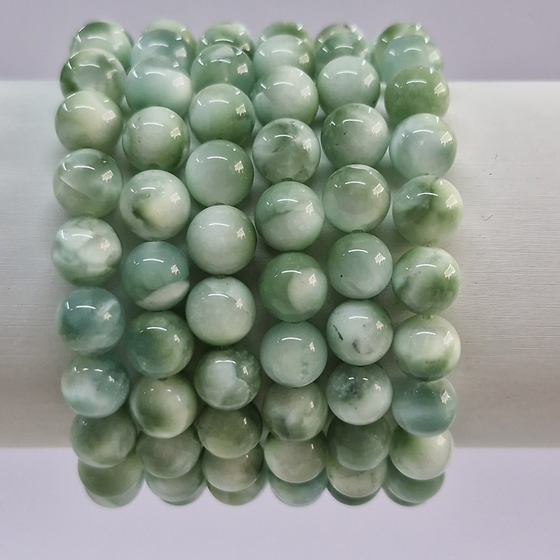 Bracelet  en pierres naturelles Angélite verte .