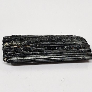 Tourmaline noire, pierre brute
