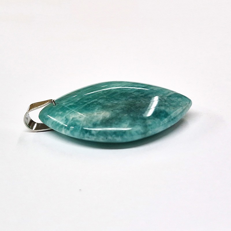 Pendentif pierre plate, navette