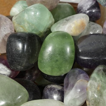 Fluorite, pierre naturelle polie.