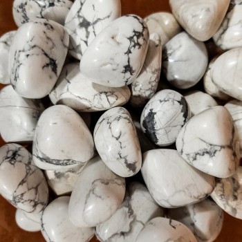 Pierre naturelle roulée, pierre polie, Howlite.